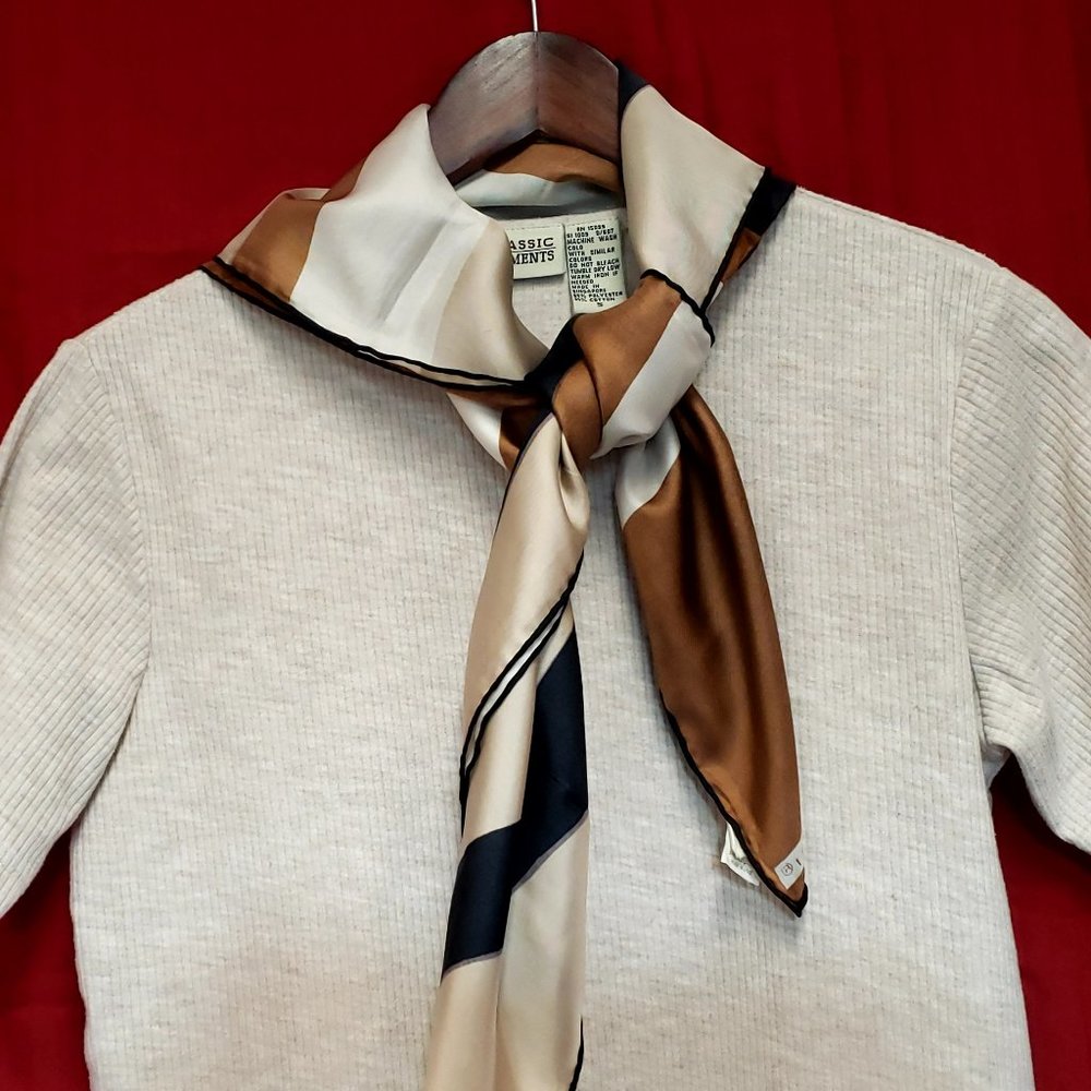 Size S. Classic Elements Brand. Ivory Colored Short Sleeve Top.